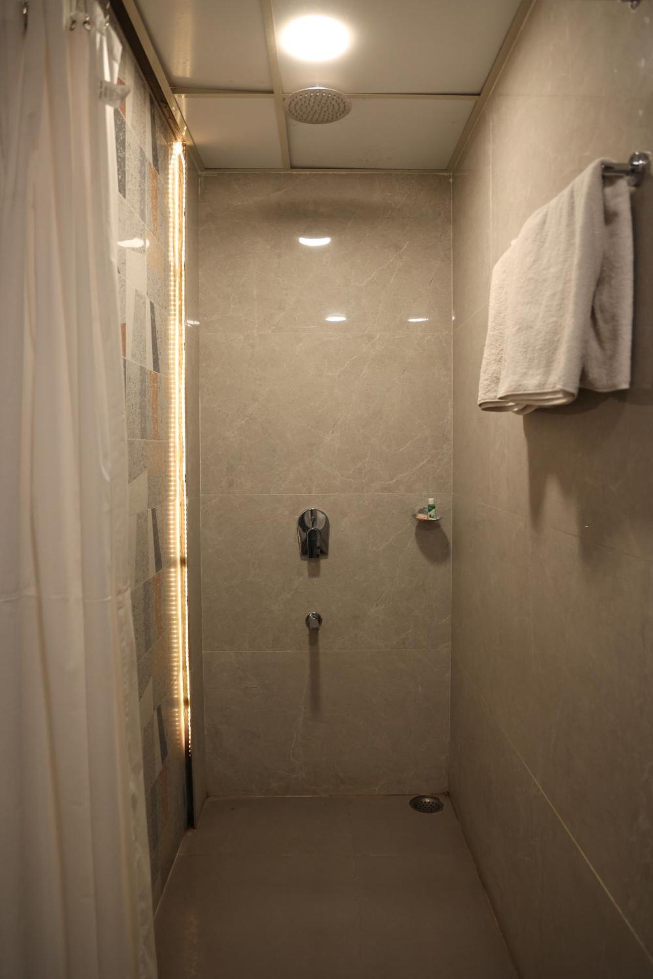 Hotel Pinaka Inn Lucknow Esterno foto